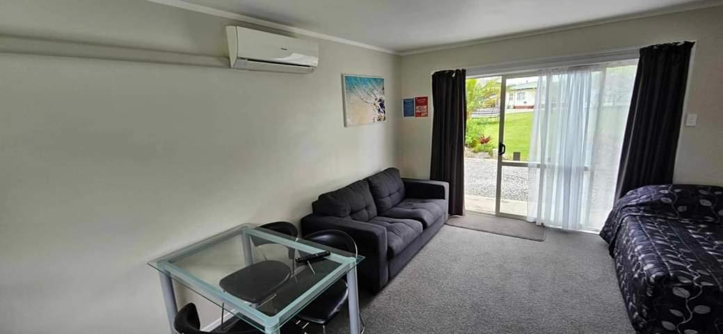 Sunnydays Motel Gisborne Eksteriør bilde